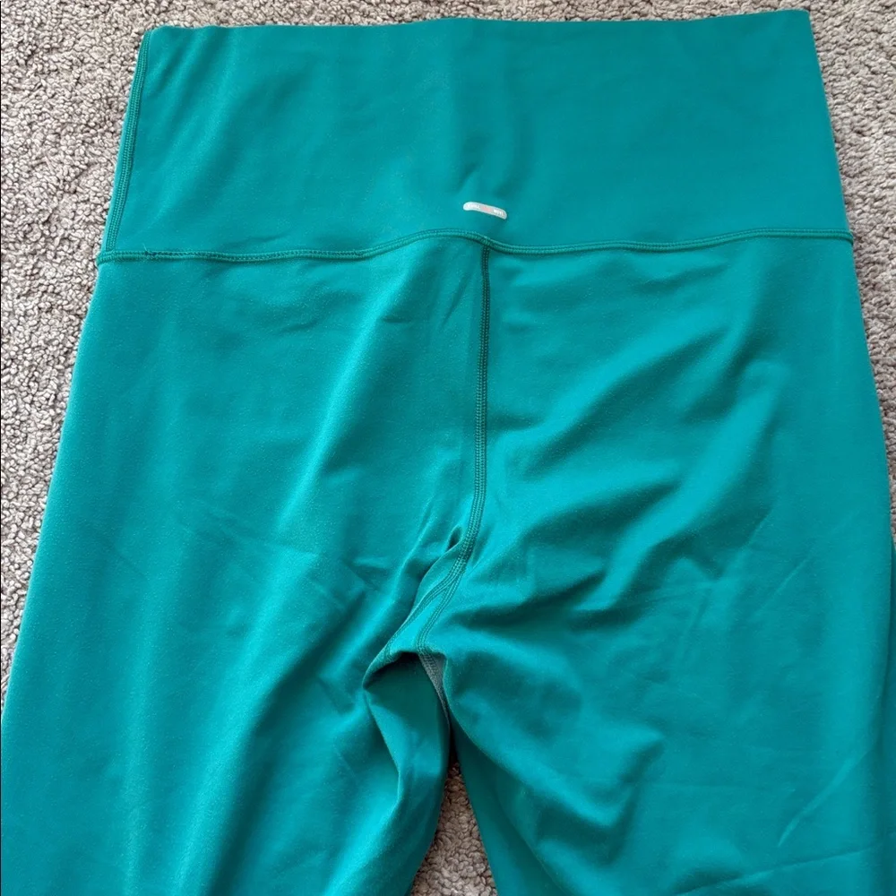 aerie scallop detail